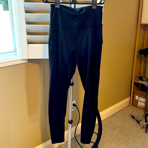 EUC baleaf black leggings with pockets - Picture 6 of 10